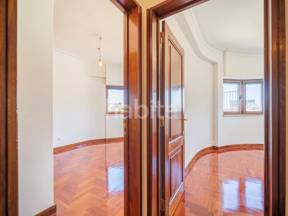 Apartamento T4 para Arrendamento em Avenidas Novas Foto 36