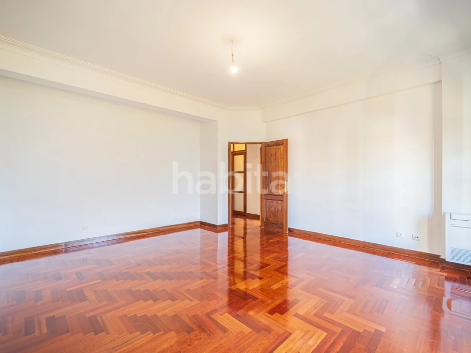 Apartamento T4 para Arrendamento em Avenidas Novas Foto 48