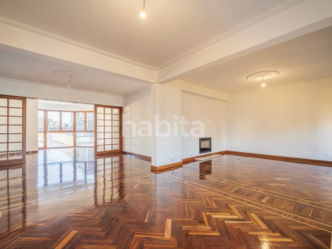 Apartamento T4 para Arrendamento em Avenidas Novas Foto 13