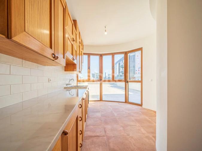 Apartamento T4 para Arrendamento em Avenidas Novas Foto 20