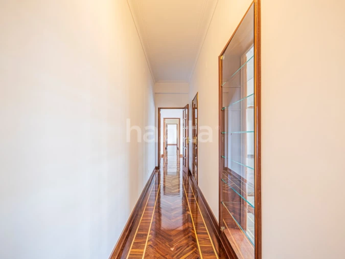 Apartamento T4 para Arrendamento em Avenidas Novas Foto 34