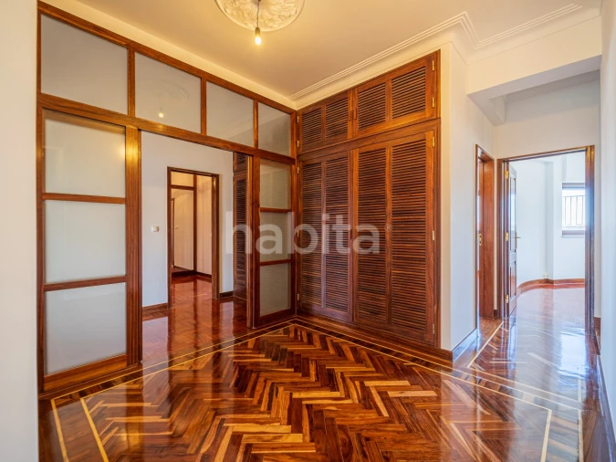 Apartamento T4 para Arrendamento em Avenidas Novas Foto 35