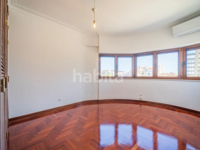 Apartamento T4 para Arrendamento em Avenidas Novas Foto 37