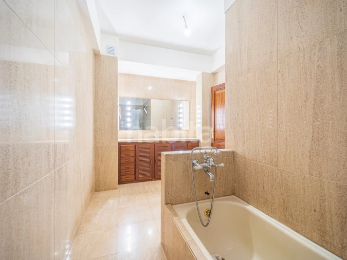 Apartamento T4 para Arrendamento em Avenidas Novas Foto 43