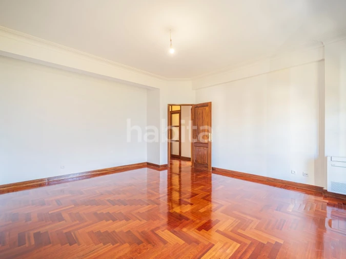 Apartamento T4 para Arrendamento em Avenidas Novas Foto 48