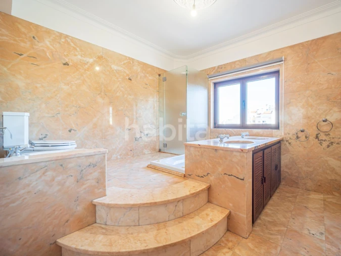 Apartamento T4 para Arrendamento em Avenidas Novas Foto 51