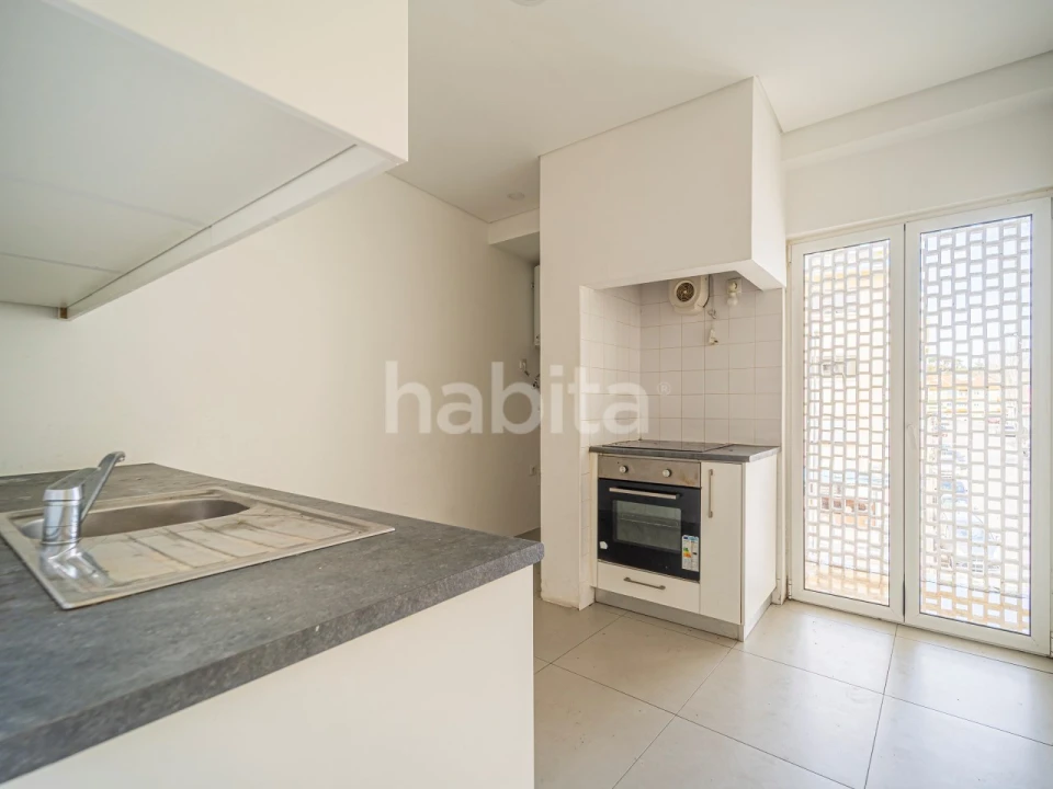 Apartamento T2 para Venda em Queluz e Belas Foto 4