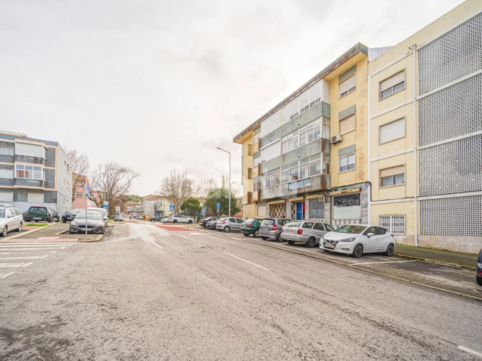 Apartamento T2 para Venda em Queluz e Belas Foto 27