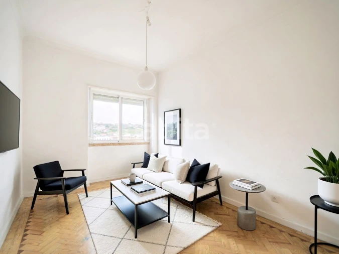 Apartamento T2 para Venda em Queluz e Belas Foto 1