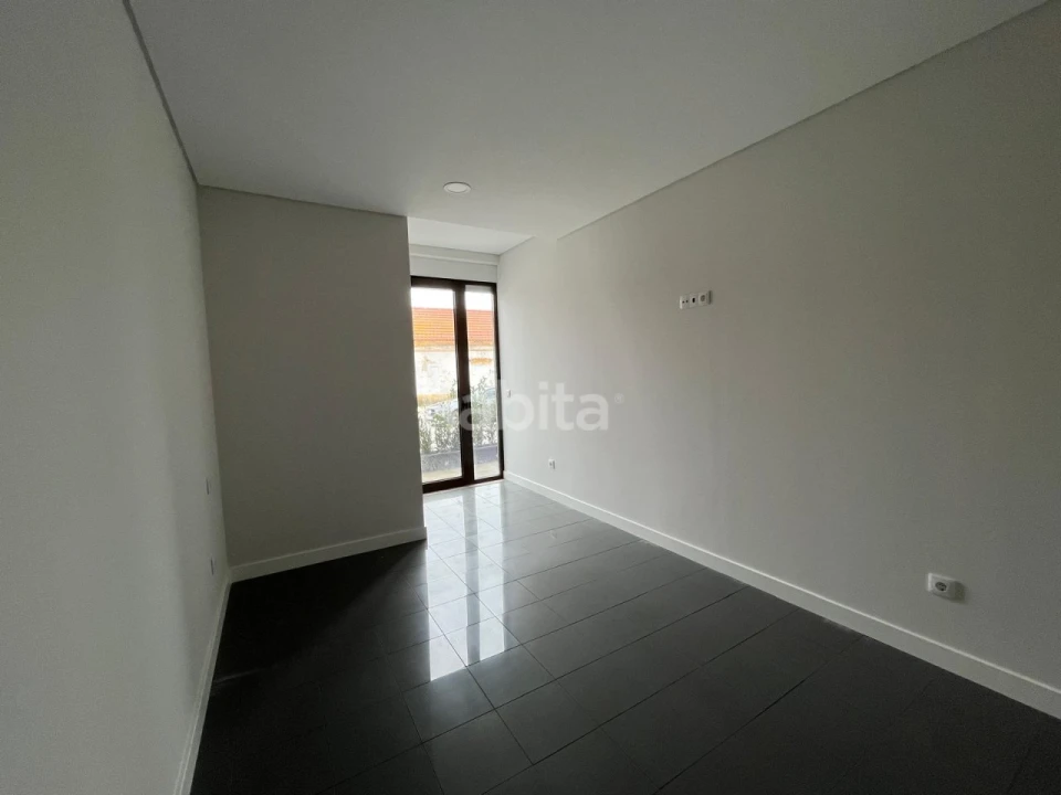 Apartamento T2 para Venda em Sines Foto 10