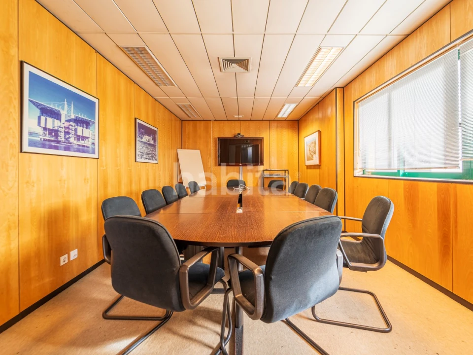 Escritório para Venda em Algés, Linda-A-Velha e Cruz Quebrada-Dafundo Foto 1