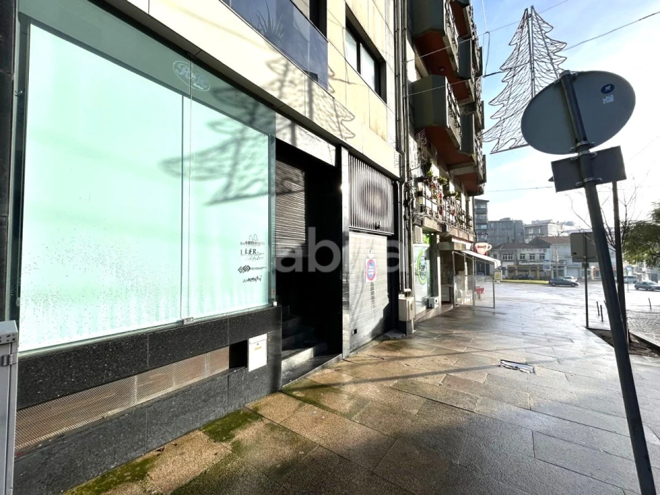 Loja para Venda em São João da Madeira Foto 18