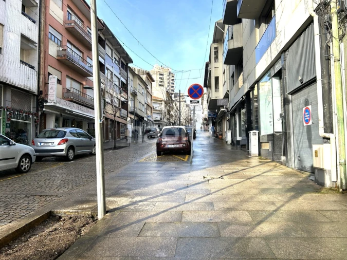 Loja para Venda em São João da Madeira Foto 12