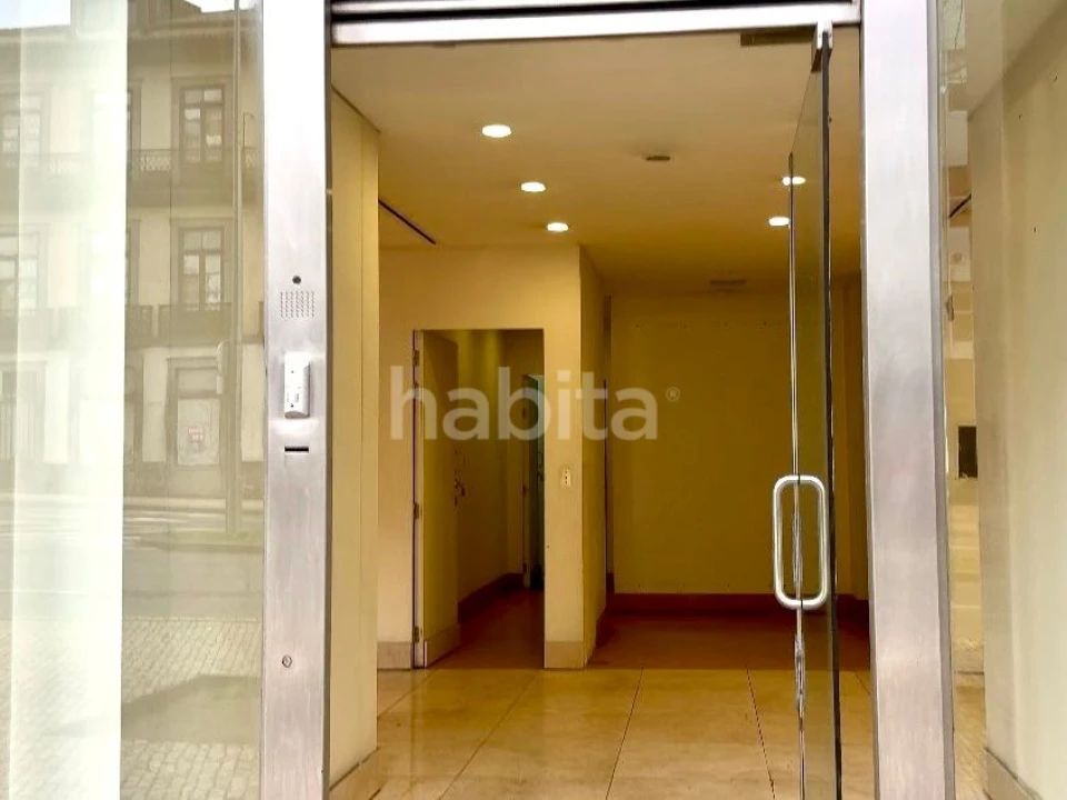 Loja para Arrendamento em Cedofeita, Santo Ildefonso, Sé, Miragaia, São Nicolau e Vitória Foto 5