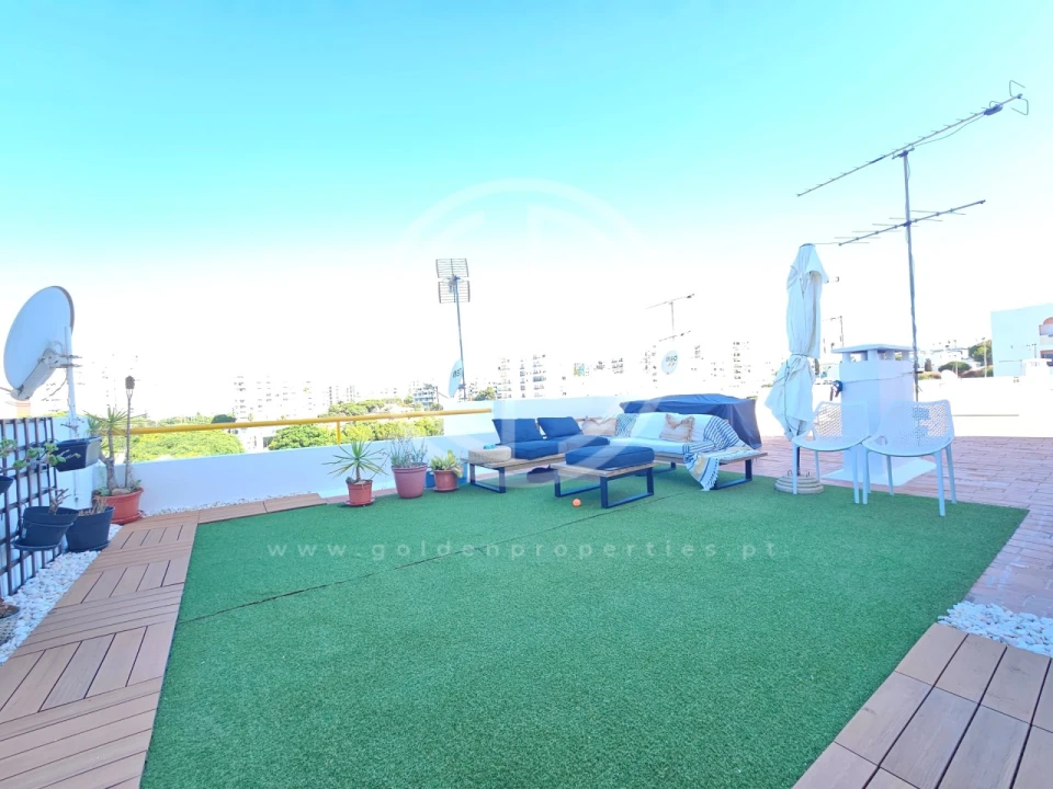 Apartamento T2 para Venda em Quarteira Foto 3
