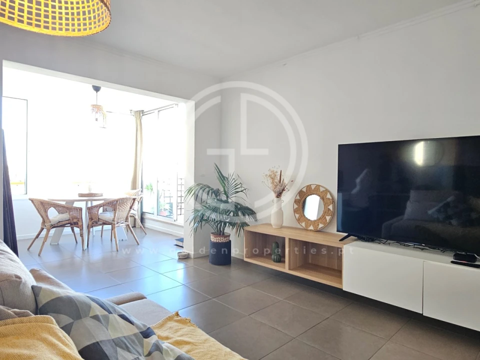 Apartamento T2 para Venda em Quarteira Foto 4