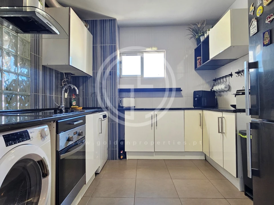 Apartamento T2 para Venda em Quarteira Foto 9