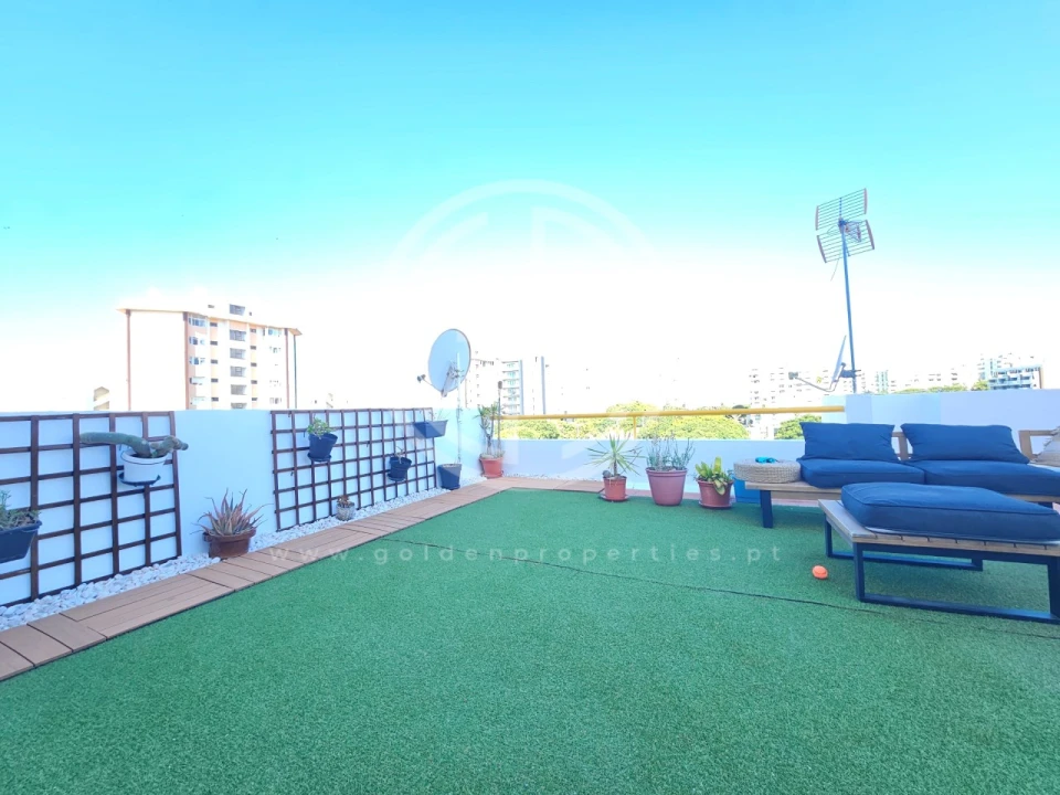 Apartamento T2 para Venda em Quarteira Foto 15