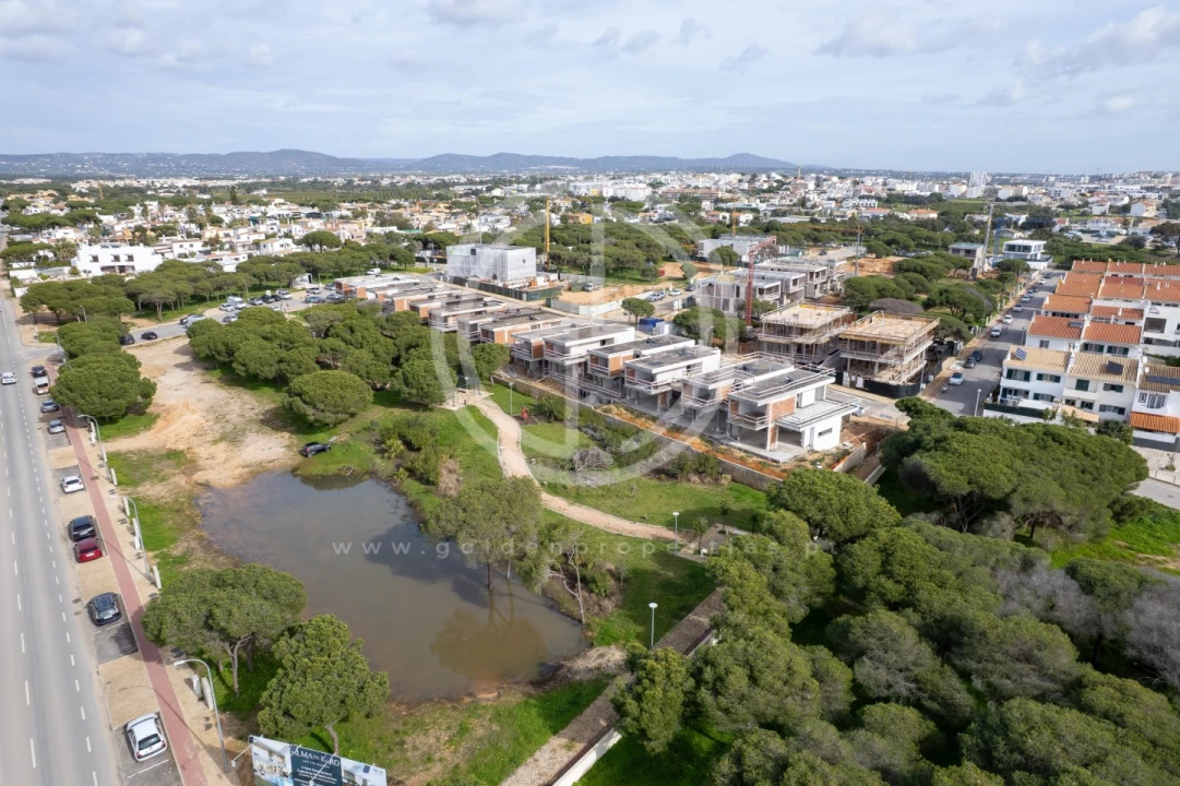 Moradia T4 para Venda em Montenegro Foto 20