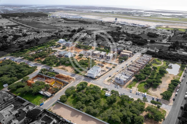 Moradia T4 para Venda em Montenegro Foto 25