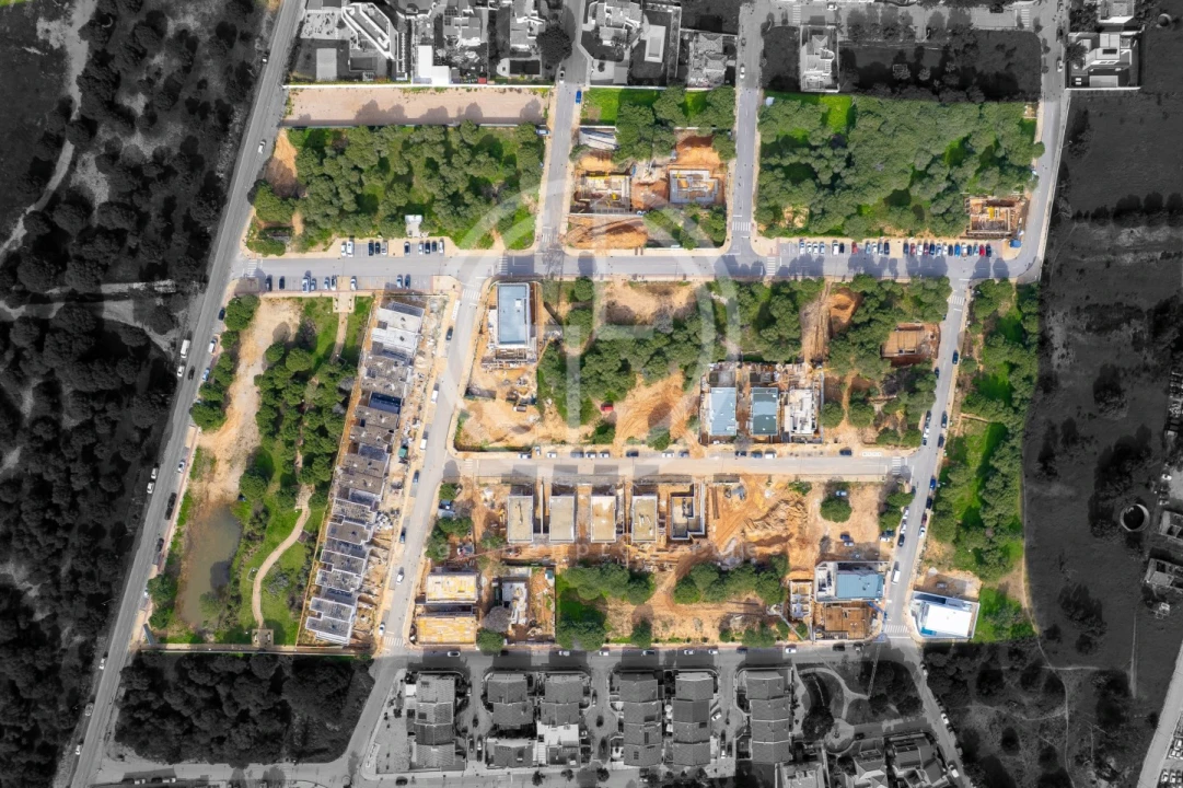 Moradia T4 para Venda em Montenegro Foto 24