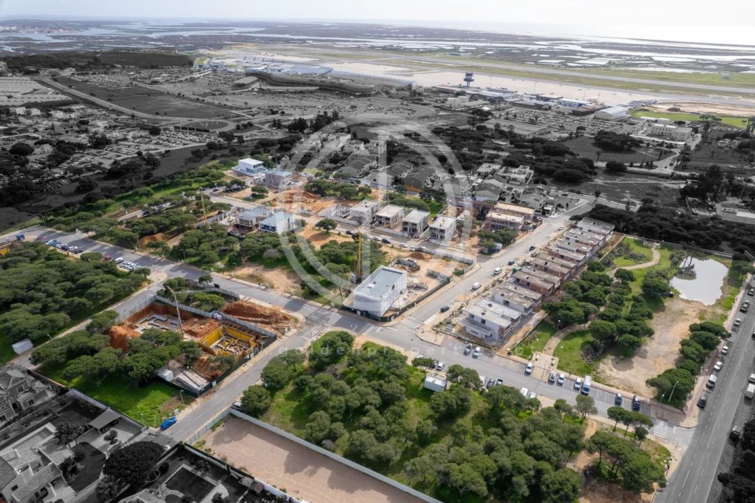 Moradia T4 para Venda em Montenegro Foto 26