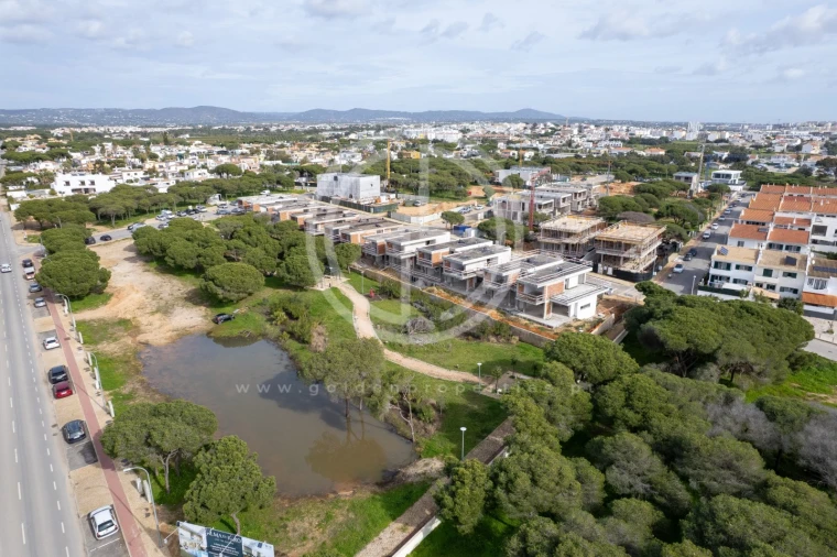 Moradia T4 para Venda em Montenegro Foto 20