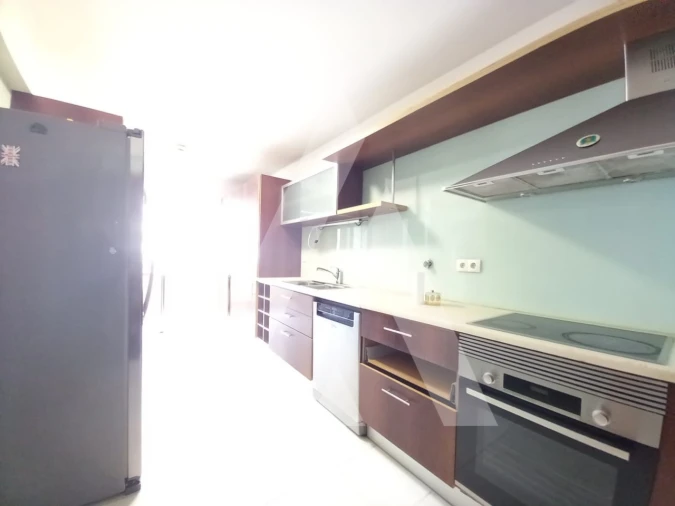 Apartamento T3 para Venda em Glória e Vera Cruz Foto 3