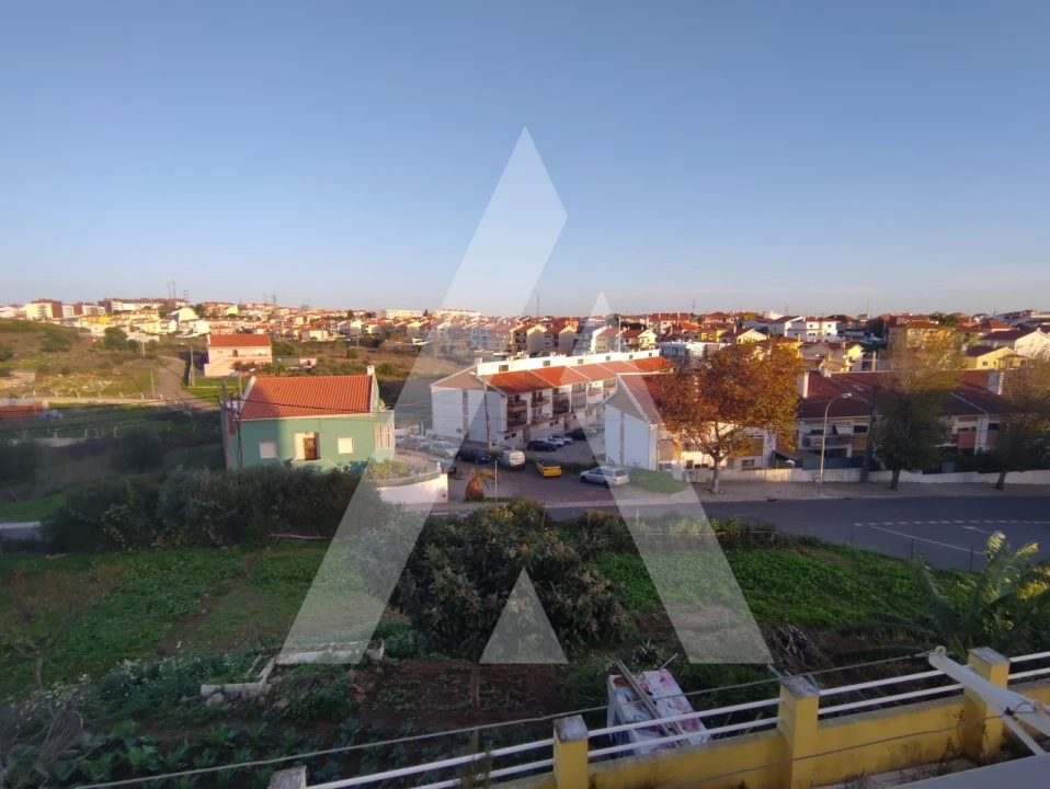 Moradia T6 para Venda em Porto Salvo Foto 5