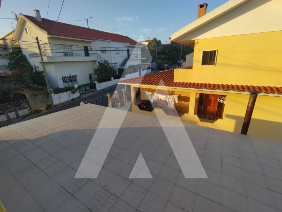 Moradia T6 para Venda em Porto Salvo Foto 6