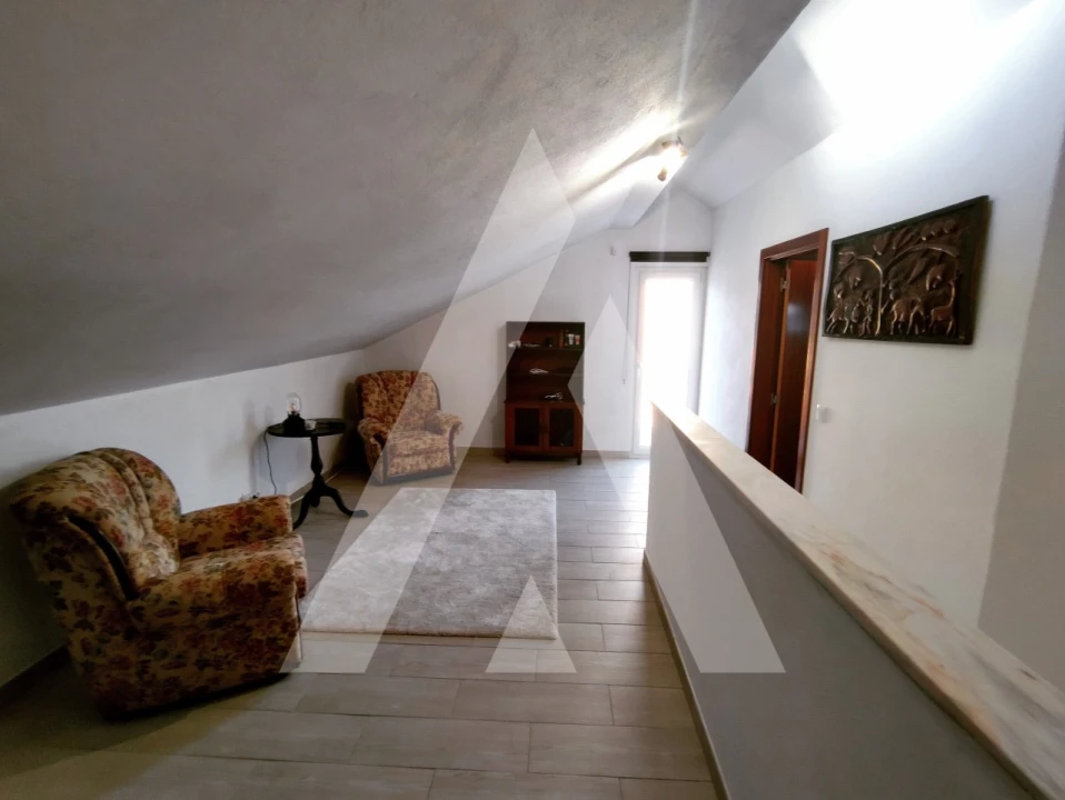 Moradia T6 para Venda em Porto Salvo Foto 21