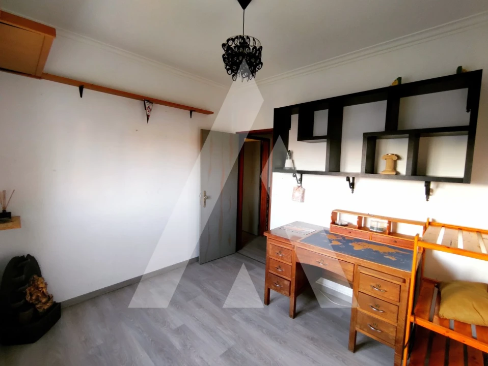 Moradia T6 para Venda em Porto Salvo Foto 23