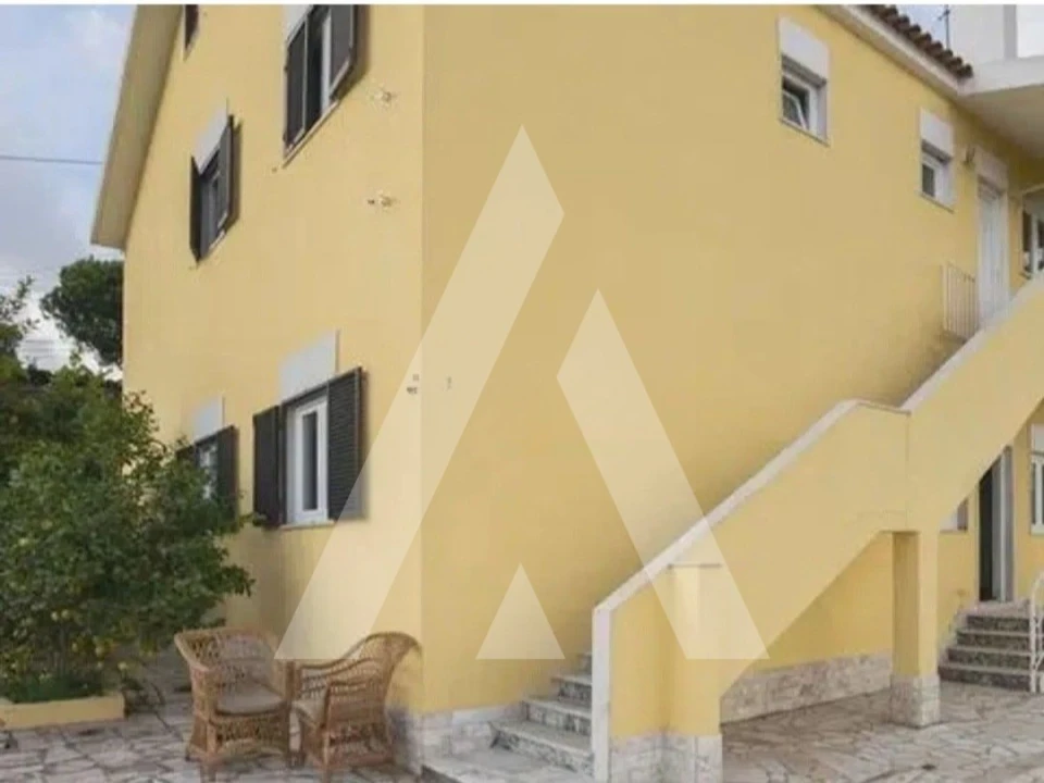 Moradia T6 para Venda em Porto Salvo Foto 4