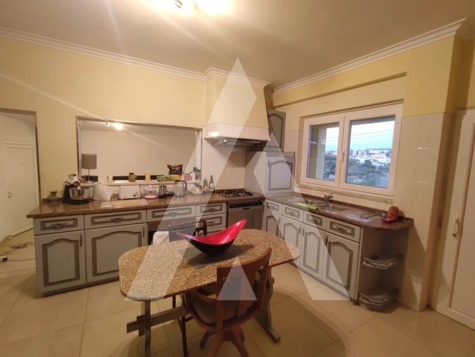 Moradia T6 para Venda em Porto Salvo Foto 10