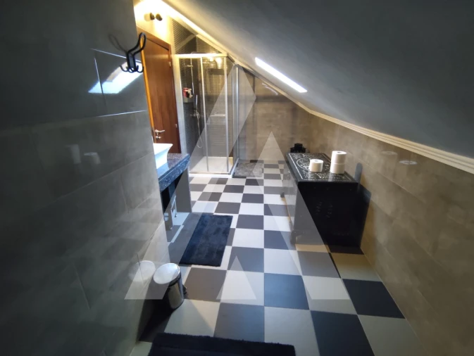 Moradia T6 para Venda em Porto Salvo Foto 20