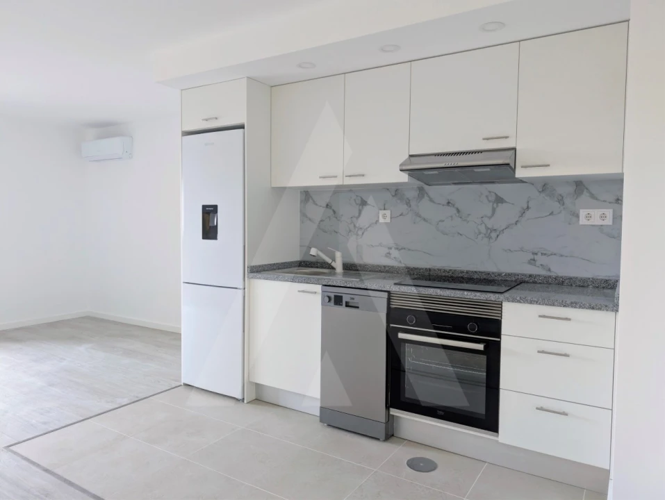 Apartamento T2 para Arrendamento em Aradas Foto 1