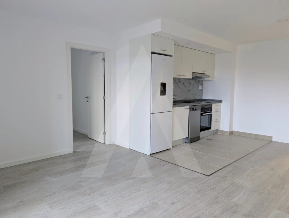 Apartamento T2 para Arrendamento em Aradas Foto 2