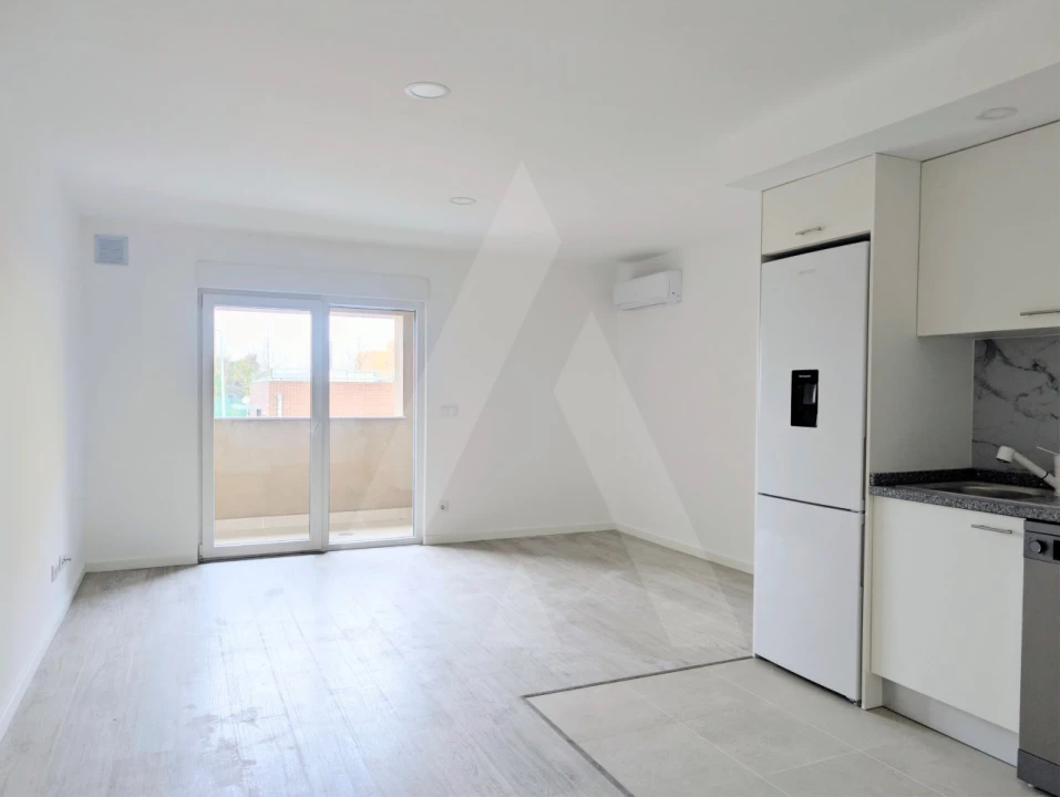 Apartamento T2 para Arrendamento em Aradas Foto 3