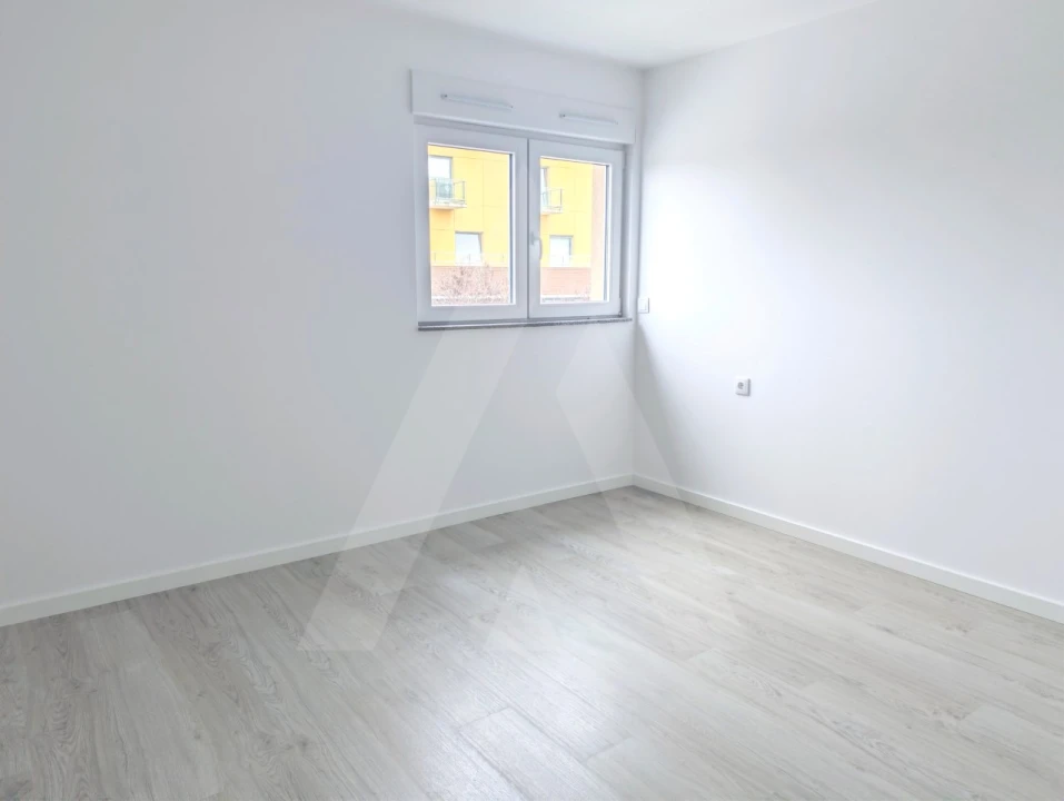 Apartamento T2 para Arrendamento em Aradas Foto 9