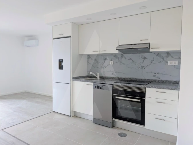 Apartamento T2 para Arrendamento em Aradas Foto 1