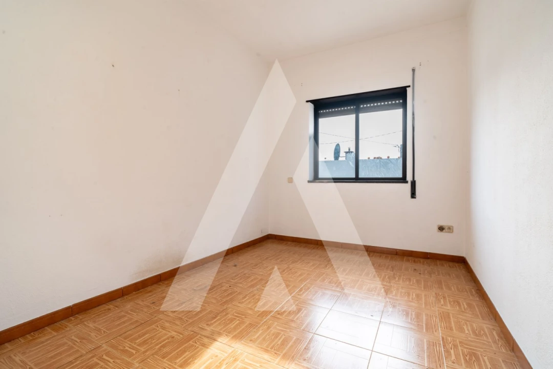 Moradia T3 para Venda em Poiares (Santo Andre) Foto 8