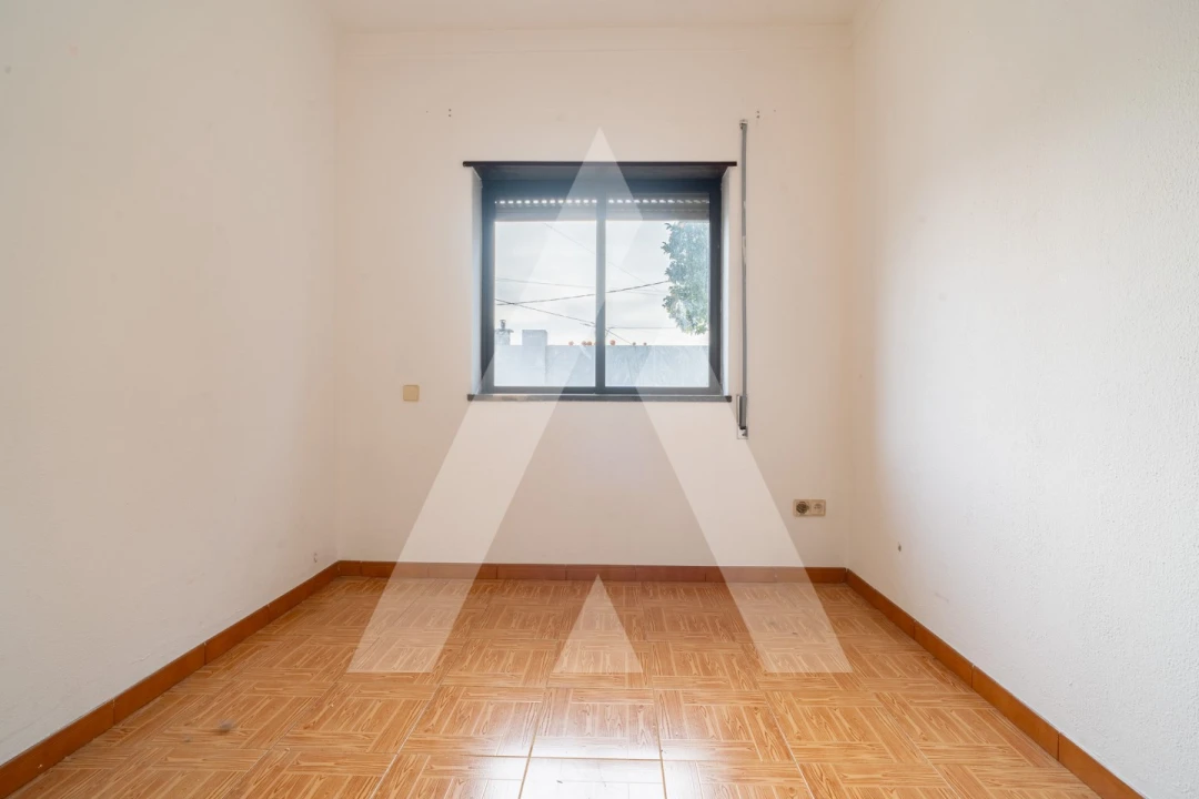 Moradia T3 para Venda em Poiares (Santo Andre) Foto 9