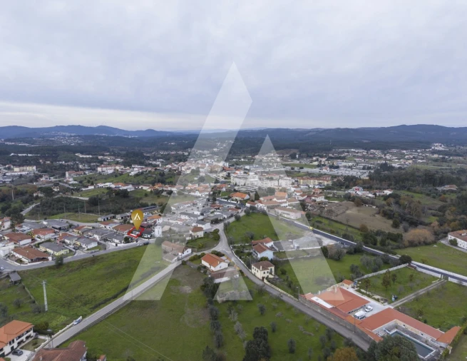 Moradia T3 para Venda em Poiares (Santo Andre) Foto 24