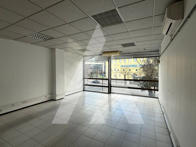 Loja para Arrendamento em Leiria, Pousos, Barreira e Cortes Foto 7