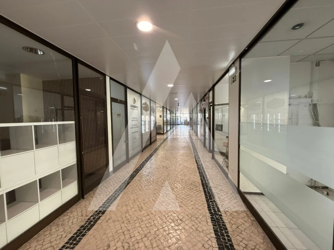 Loja para Arrendamento em Leiria, Pousos, Barreira e Cortes Foto 27