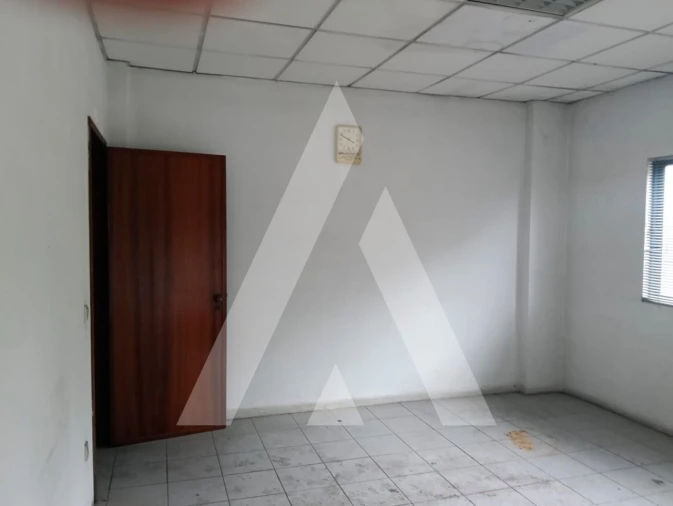 Armazém para Venda em Esgueira Foto 6