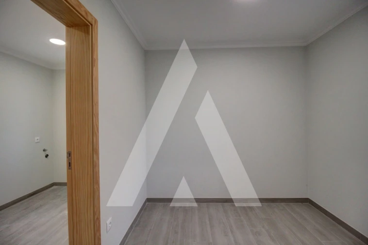 Moradia T2 para Venda em Oliveira do Bairro Foto 16