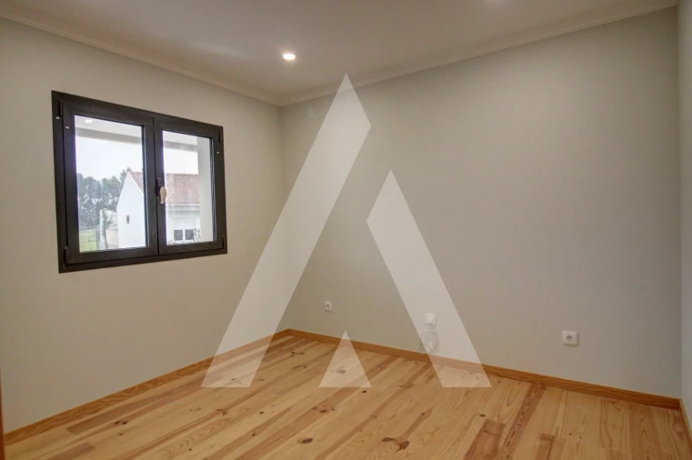 Moradia T2 para Venda em Oliveira do Bairro Foto 32