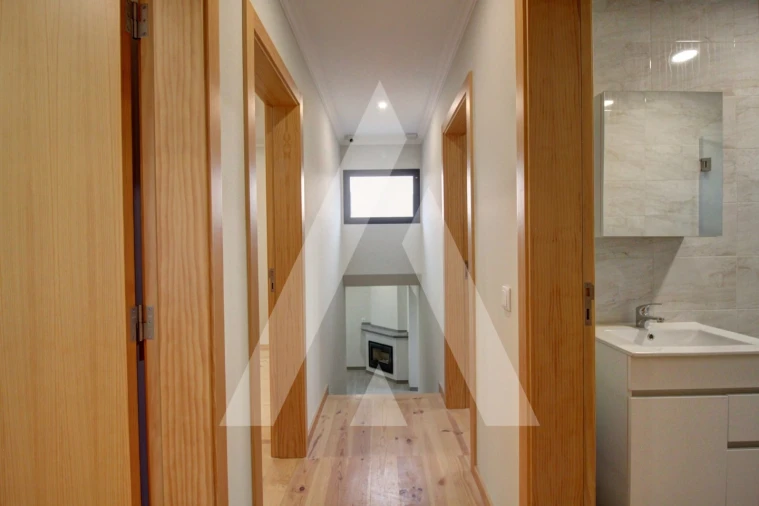 Moradia T2 para Venda em Oliveira do Bairro Foto 26