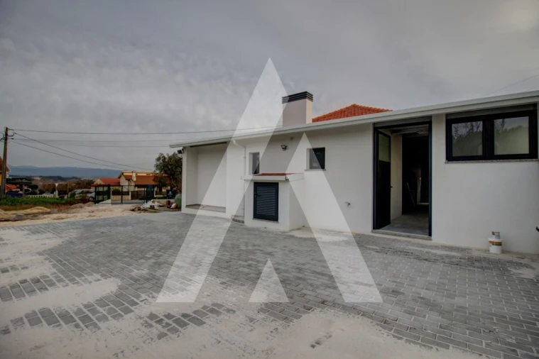 Moradia T2 para Venda em Oliveira do Bairro Foto 36